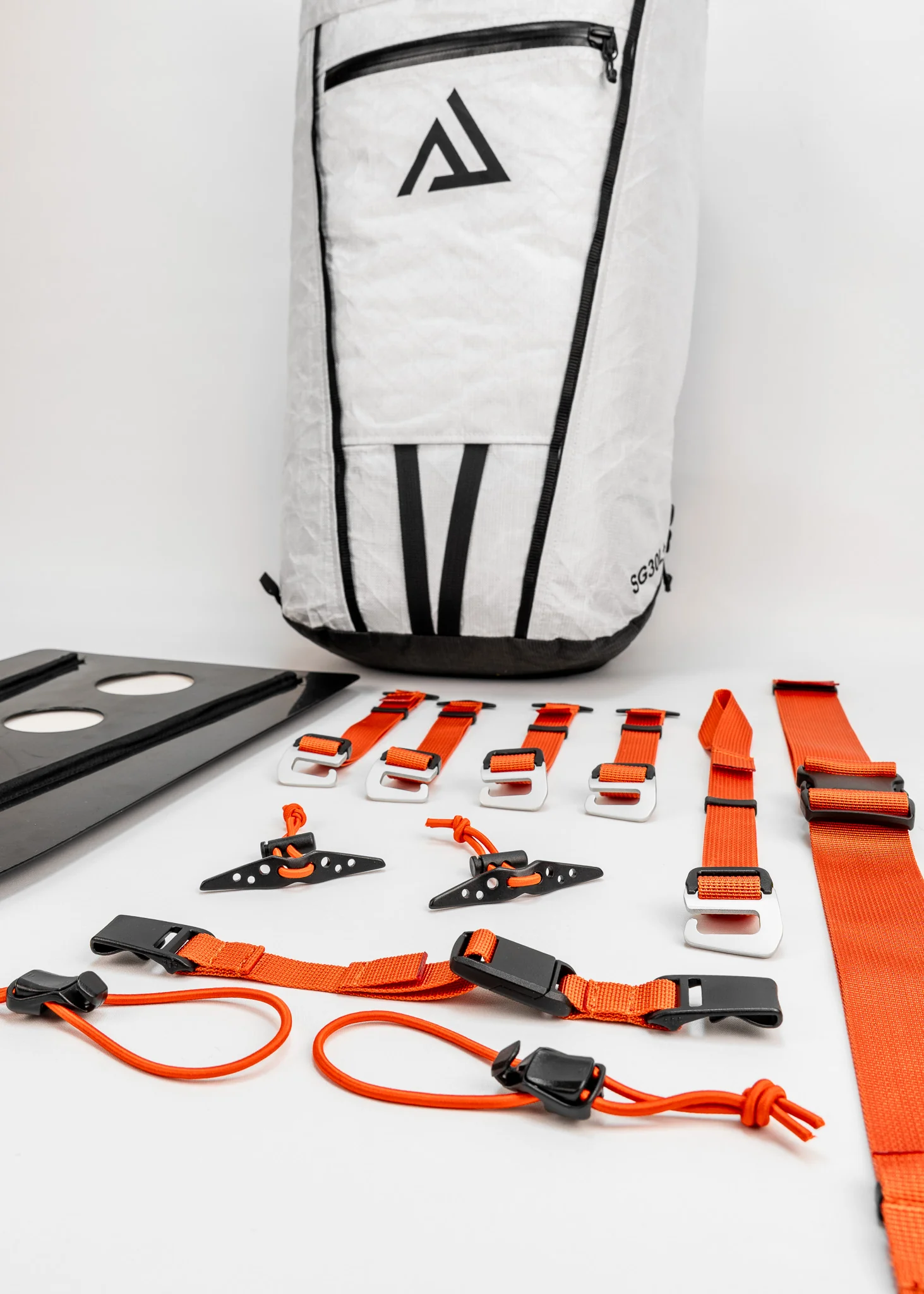 Batoh_Alpinistlab_Summerguide_30L_white_ligtning_2