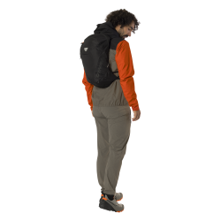Batoh_Dynafit_Traverse_16_black_out_3