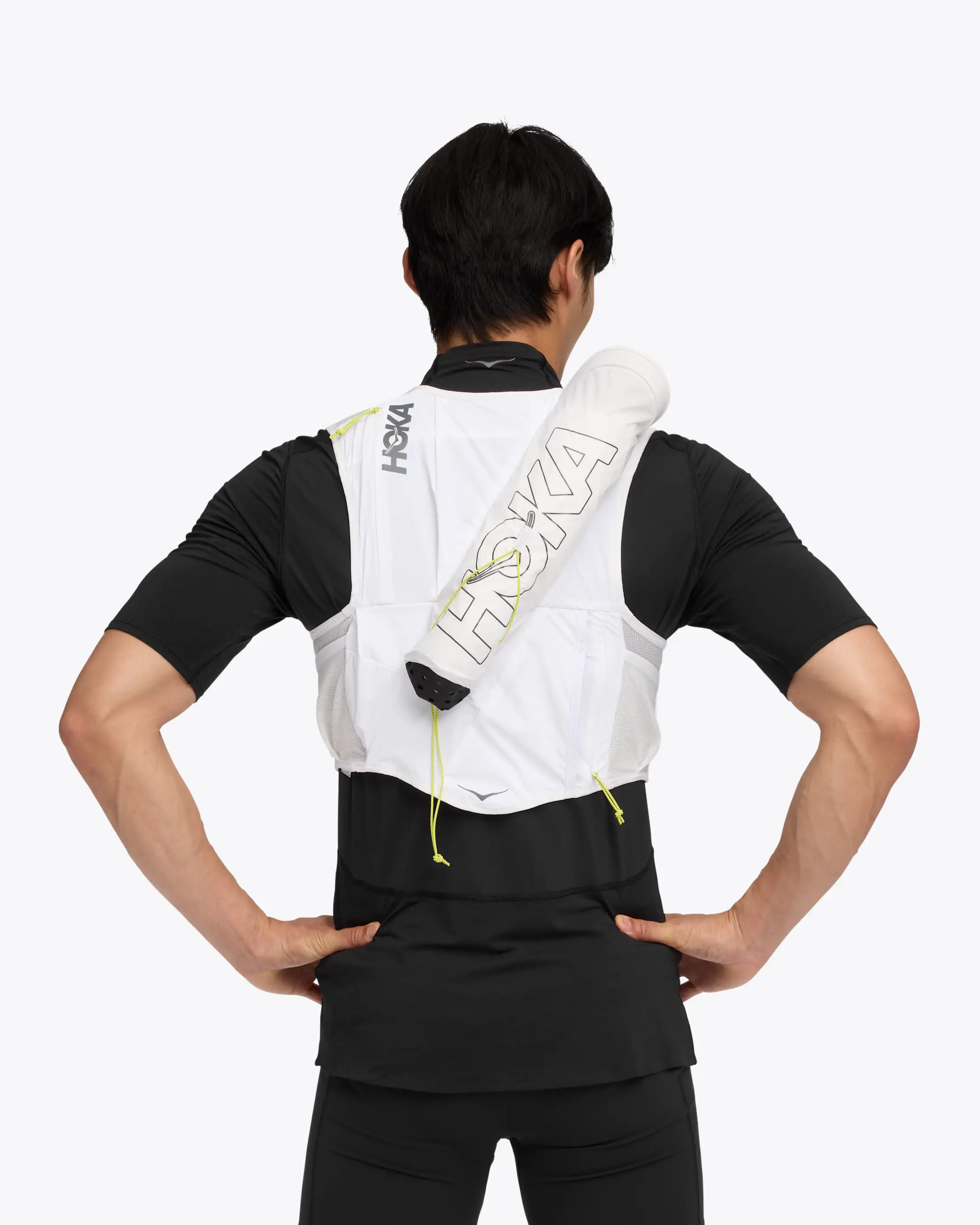 Bezecka_vesta_Hoka_Trail_Run_Vest_10L_white_3
