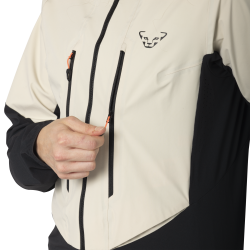 Bunda_Dynafit_Blacklight_Softshell_W_overcast_5