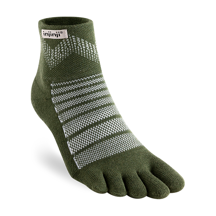 Ponozky_Injinji_Outdoor_MW_MiniCrew_forest_2