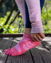 Ponozky_Injinji_Ultra_Run_NS_W_MiniCrew_coral_4