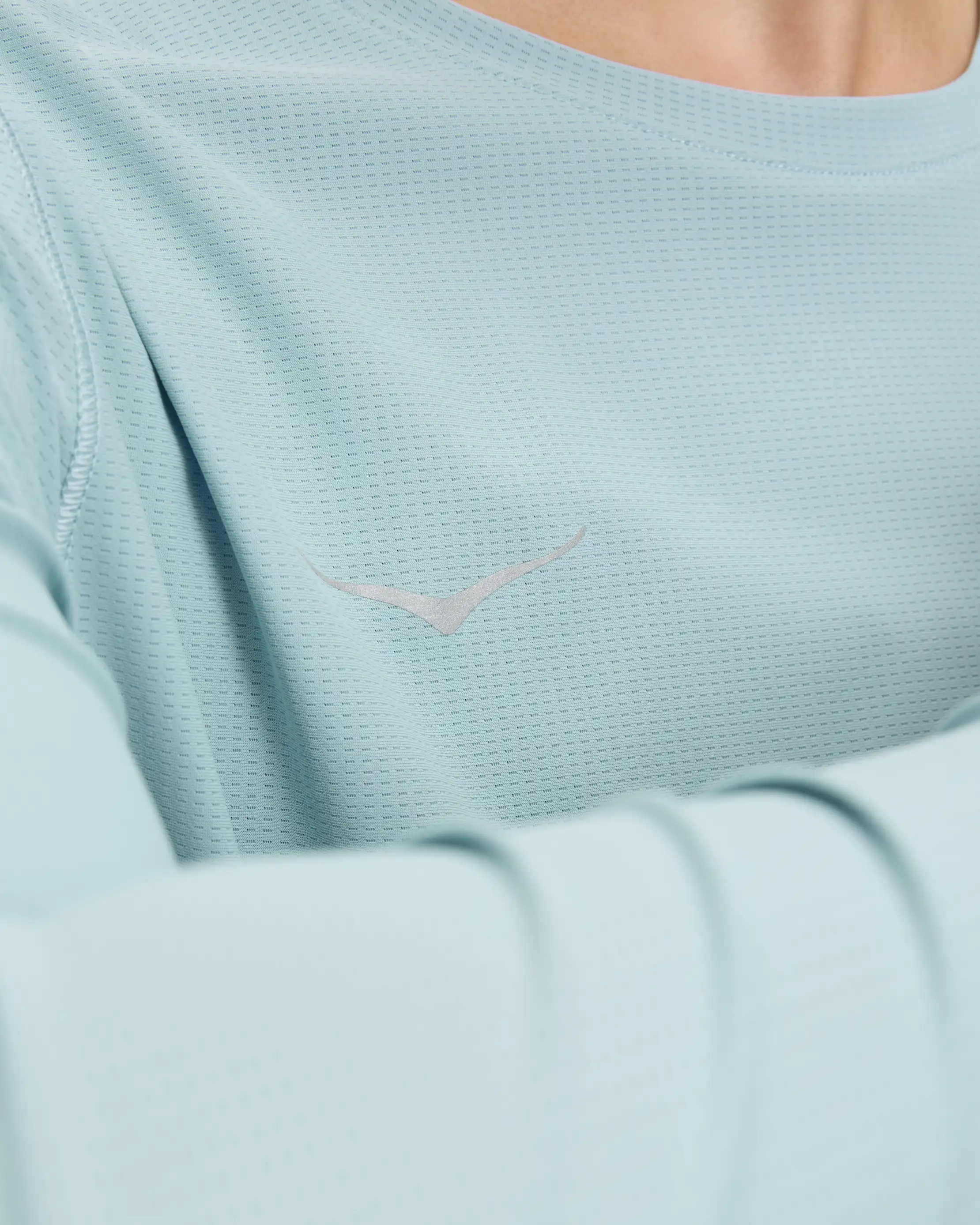 Tricko_Hoka_W_Airolite_raindrop_5